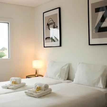 Deluxe Apartment Near The Beach Parede